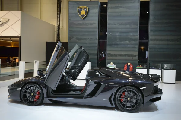 Black Lamborghini Aventador Roadster — 스톡 사진