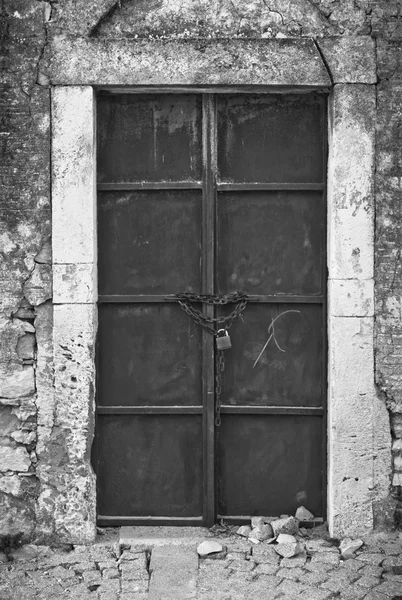 Stare drzwi metalowe — Zdjęcie stockowe