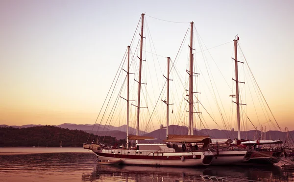 Sailboat at Sunset — Stock Photo, Image