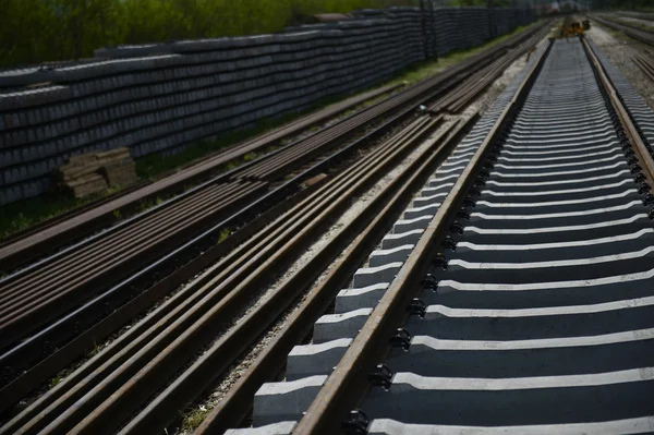 Eisenbahn mit Materialien für den Wiederaufbau — Stockfoto