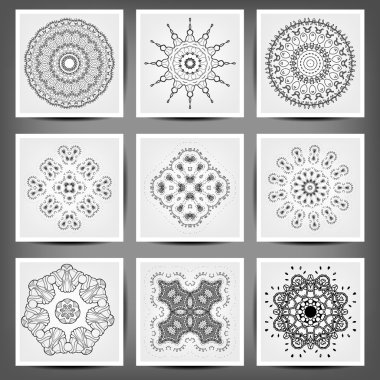 Etnik süs çiçek desenli kümesi. Elle çizilmiş mandalalar. Geleneksel arka plan gelecek şekilde yönlendirin. Dantel yuvarlak süsler. Etnik, Hint, İslam, Asya, Osmanlı