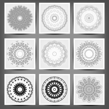 Etnik süs çiçek desenli kümesi. Elle çizilmiş mandalalar. Geleneksel arka plan gelecek şekilde yönlendirin. Dantel yuvarlak süsler. Etnik, Hint, İslam, Asya, Osmanlı