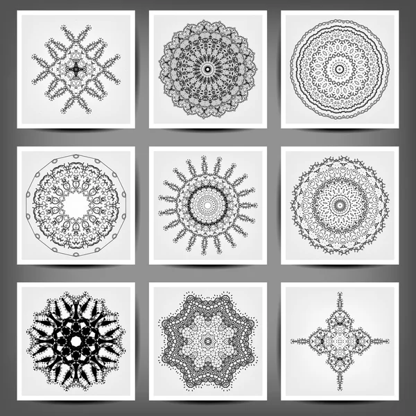 Uppsättning av etniska prydnads blommönster. Handritad mandalas. Orient traditionella bakgrund. Lace cirkulär ornament. Etniska indiska, islamiska, asiatiska, ottomanska — Stock vektor