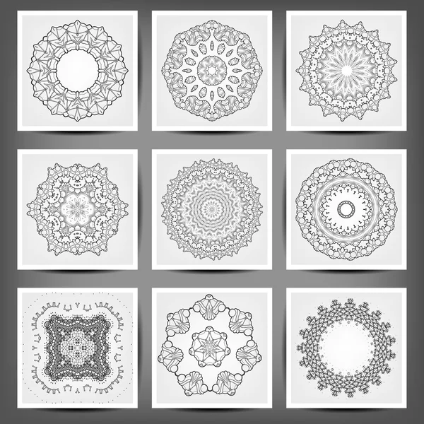 Set von ethnischen ornamentalen Blumenmustern. handgezeichnete Mandalas. Orient traditionellen Hintergrund. Spitze kreisförmige Ornamente. ethnisch, indisch, islamisch, asiatisch, osmanisch — Stockvektor