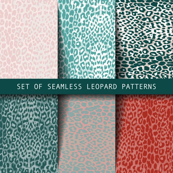 Set van leopard naadloze patronen. — Stockvector