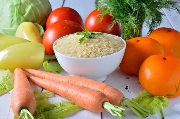 Здоровое питание, различные овощи для приготовления плова . — стоковое фото