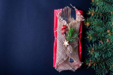 Kopya alanı olan bir Noel masası. Yeni yıl menüsü için arkaplan.