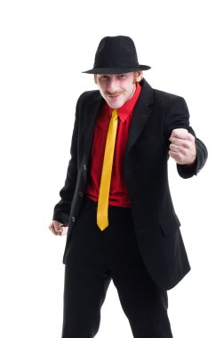 erkek takım elbise ve beyaz şapka