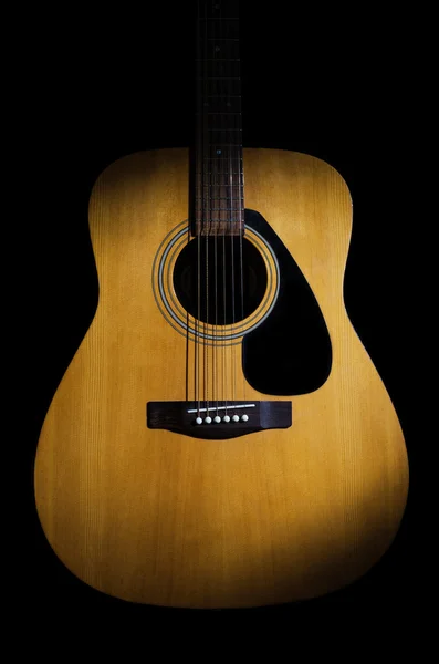 Gambar close-up gitar terisolasi. Enam senar . — Stok Foto