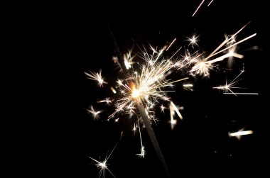 Fotoğraf Bengal ateşi yakın çekim. Parlak ışıklar.