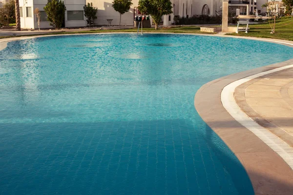 Água no fundo da piscina, férias no Egito — Fotografia de Stock