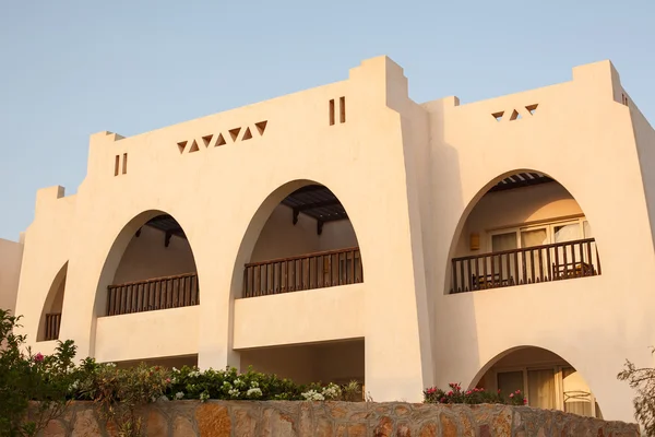 Árabe, arquitectura oriental, decoración turística, la sombra de los escalones —  Fotos de Stock