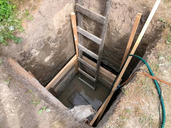 Unfinished Well Stairs Site — Stock Photo, Image