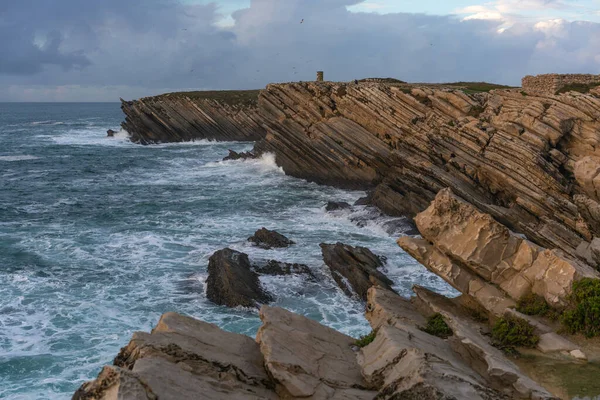 Klippor Vackra Rockdetaljer Baleal Island Med Atlantiska Oceanen Kraschar Vågor — Stockfoto