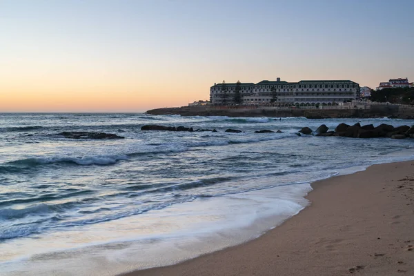 Ericeira Vila Gale Hotel Vid Solnedgången Med Stranden Baleia Portugal — Stockfoto