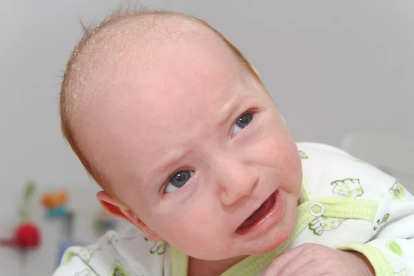 Dos meses niño llorando — Foto de Stock