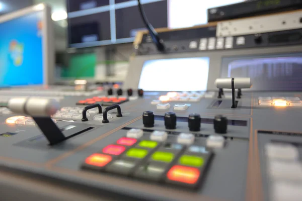 TV broadcasting, working with video and audio mixer — Stock Photo, Image