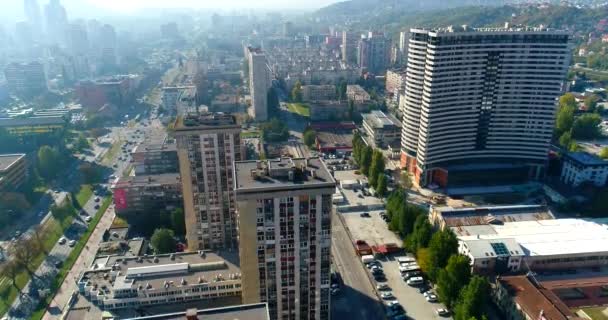 Vídeo Aéreo Los Distritos Calle Sarajevo Capital Bosnia Herzegovina — Vídeo de stock