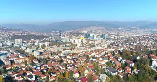Vídeo Aéreo Los Distritos Calle Sarajevo Capital Bosnia Herzegovina — Vídeo de stock