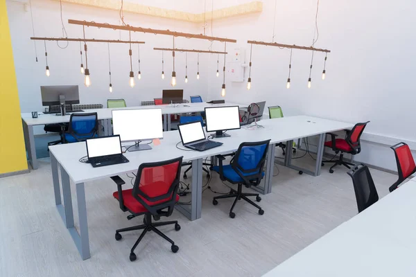 Empty People Open Space Creative Working Center Workplace Desks Computer — Stock Photo, Image