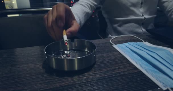 Filmagens Jovens Negros Empresários Afro Americanos Sentados Fumando Cigarro Café — Vídeo de Stock