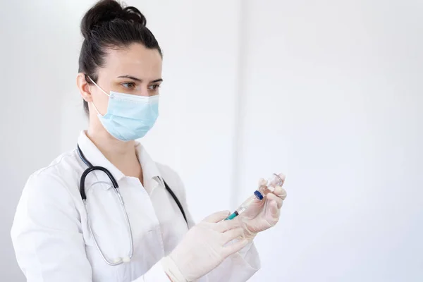 Medico Generico Che Vaccina Paziente Clinica Medico Che Iniezione Alla — Foto Stock