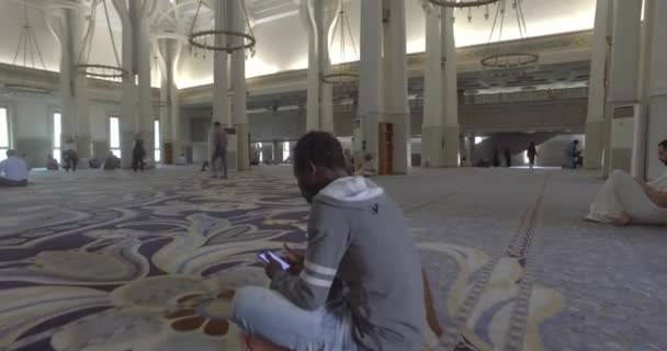 Imagens Pessoas Orando Mesquita — Vídeo de Stock