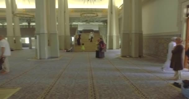 Фрагменти Людей Які Молилися Мечеті — стокове відео