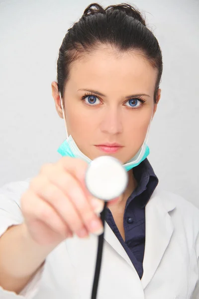 Piękne kobiece kobieta lekarz stetoskop — Zdjęcie stockowe