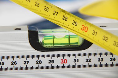 Kask ve inşaat çizimleri ve Binalar için Araçlar