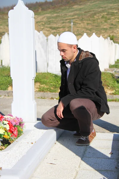 Islamic praying on dead person — Stock Photo, Image