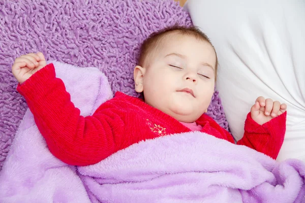かわいい女の赤ちゃん睡眠 — ストック写真