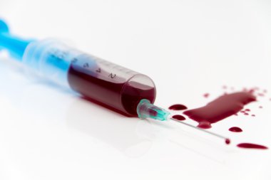 Şırınga kırmızı kan testi araştırma HIV AIDS kavram fikir için
