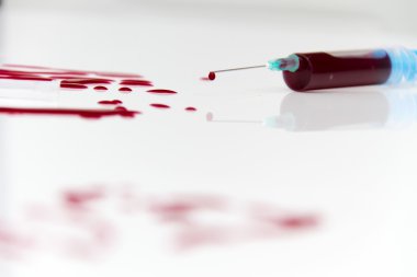 Şırınga kırmızı kan testi araştırma HIV AIDS kavram fikir için