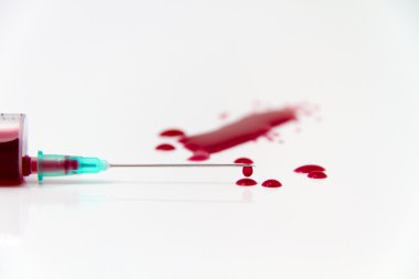 Şırınga kırmızı kan testi araştırma HIV AIDS kavram fikir için