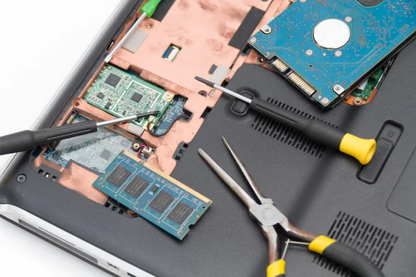 Réparation d'ordinateur portable professionnel — Photo