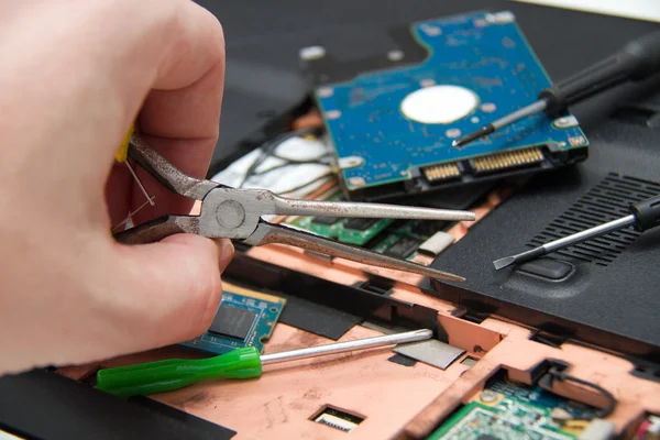 Professionell laptop reparation — Stockfoto