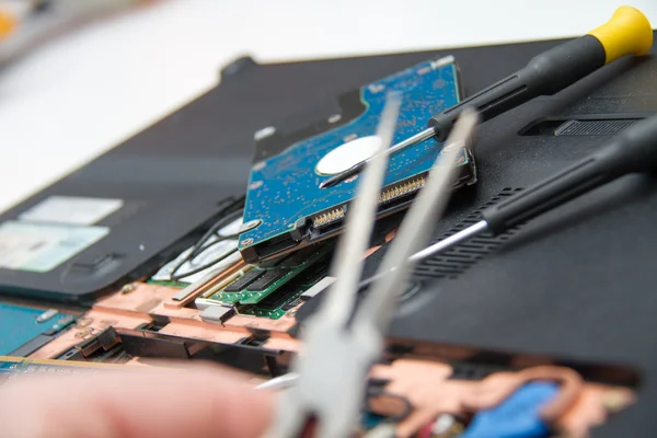 Reparação laptop profissional — Fotografia de Stock
