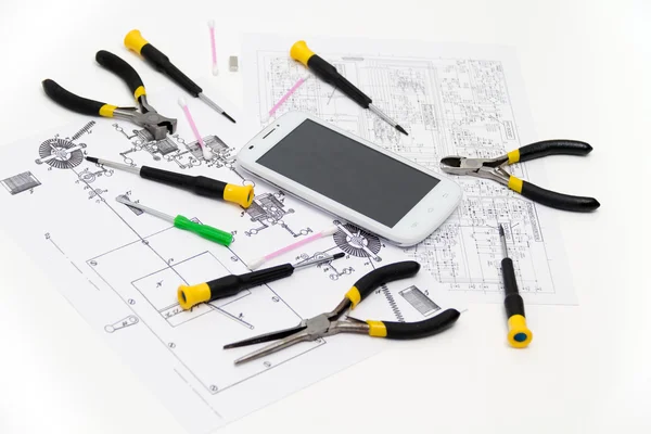 Technische operator en reparatie smartphone — Stockfoto