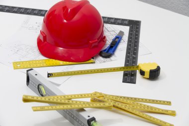 Kask ve inşaat çizimleri ve Binalar için Araçlar
