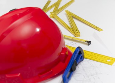 Kask ve inşaat çizimleri ve Binalar için Araçlar