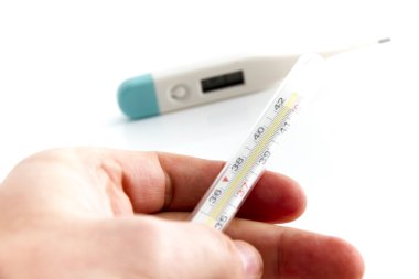 Vücut ısısını termometre