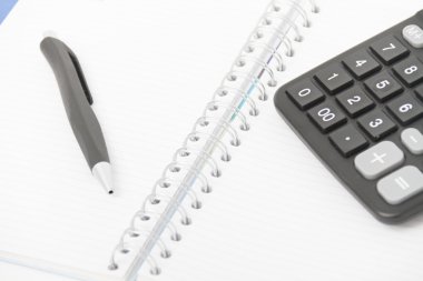 hesap makinesi, kalem ve defter iş kavramı