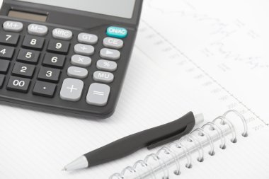 hesap makinesi, kalem ve defter iş kavramı