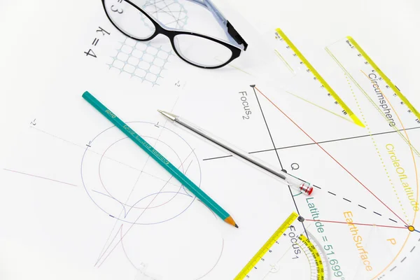 Proyecto de arquitectura empresarial, par de brújulas, gafas, regla —  Fotos de Stock