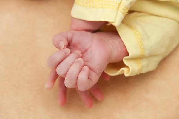 Mooie Baby's handen — Stockfoto