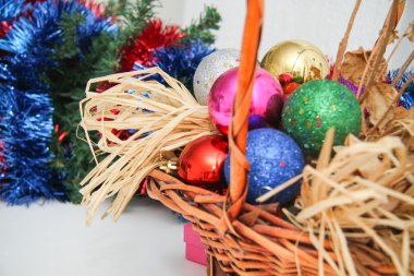 Noel süslemeleri ve hediyeleri