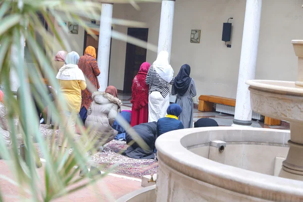 Prayer performing by muslim women — Stock Photo, Image