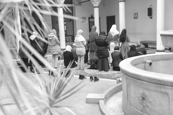 Prayer performing by muslim women — Stock Photo, Image