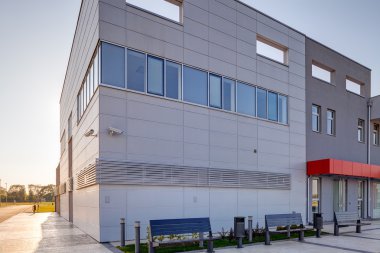 Modern binanın dış içinde